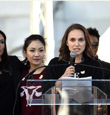 سخنان ناتالی پورتمن و اسکارلت جوهانسون در دفاع از زنان در راهپیمایی لس آنجلس