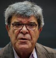 می‌توانیم اقداماتی را انجام دهیم که هم تئاتر زنده بماند و هم دسترسی پذیری گسترده تری به مخاطبان داشته باشد
