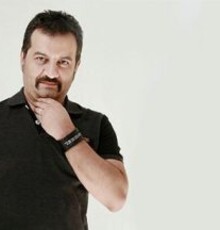 واکنش مهراب قاسم‌خانی به کشتن و سوزاندن سگ‌ها/ عکس