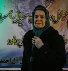 زهره صفوی: جوان‌ها را برای بازی در نقش پیرها گریم می‌کنند
