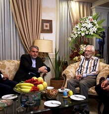 ظریف: فرهادی و علیدوستی ترامپ را در کشورش منزوی کردند