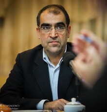 انتقاد وزیر بهداشت از استعمال سیگار توسط شخصیت ها در فیلم های فجر/ دیدن «ماجرای نیمروز» را توصیه می کنم