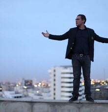 رضا گلزار، یکتا ناصر و منوچهر هادی با مردم در سینما کوروش