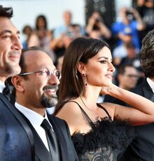 اصغر فرهادی و بازیگرانش جشنواره کن را افتتاح کردند