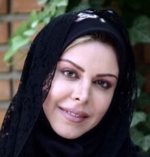 فلور نظری: تمام لابی سینما دست چهار پنج نفر است