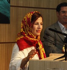 انتقاد لیلی رشیدی از روند واکسیناسیون و بعضی کج‌سلیقگی‌ها