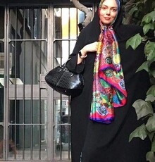 انتقاد آزاده نامداری از هنرمندانی که به افطاری رئیس جمهور نمی روند