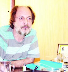 آنان که در دل تاریخ می مانند