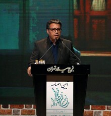 حیدری: خوشحالیم که در سینما دعوا بر سر انتخاب و داوری است!/ اولین سیمرغ برای فیلم کوتاه روتوش پرید/ اهدای جوایز بخش مستند جشنواره