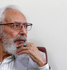جمشید مشایخی پس از انجام فیزیوتراپی به خانه برمی گردد