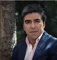 متن‌مان دیوار به دیوار سریال جلو می‌رود