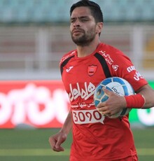 کامیابی‌نیا به جای انصاری در قلب دفاع پرسپولیس