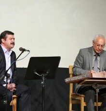 هوشنگ جاوید: چرا وضعیت باید به جایی برسد که هر کسی به خودش اجازه اطلاق عنوان خواننده و آوازخوان را بدهد؟