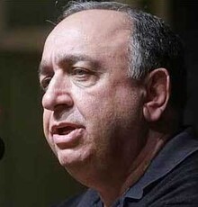 ادعای جدید کیهان: فرمان آرا کارگزار دربار بود، گلشیری خبرچین ساواک!