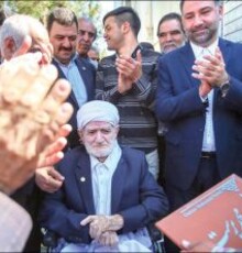 نصب «کاشی ماندگار» بر سر در منزل «عثمان محمدپرست»
