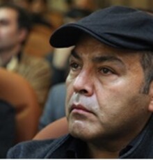 فریبرز عرب‌نیا با سر شکسته، امشب در تلویزیون/ عکس