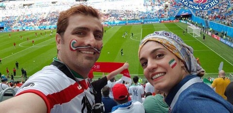 سلفی امید زندگانی و الیکا عبدالرزاقی پیش از شروع دیدار ایران – مراکش