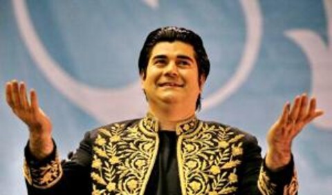 سالار عقیلی قطعه «وطن» را به مادرش تقدیم کرد