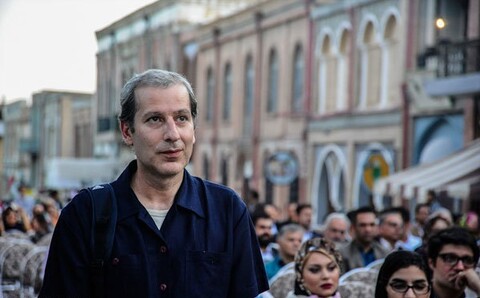انتقاد رامین ناصرنصیر از شوخی‌های خجالت‌آور روی صحنه تئاتر