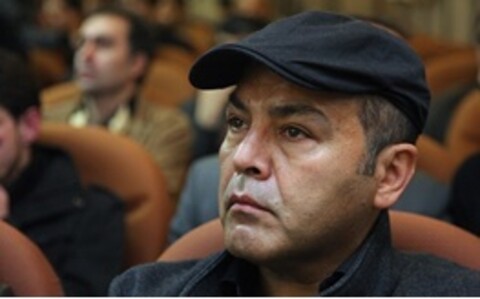 فریبرز عرب‌نیا با سر شکسته، امشب در تلویزیون/ عکس