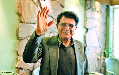 امضای استاد، تزیین سنگ مزارش شد