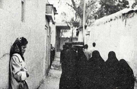 خشت و آینه  