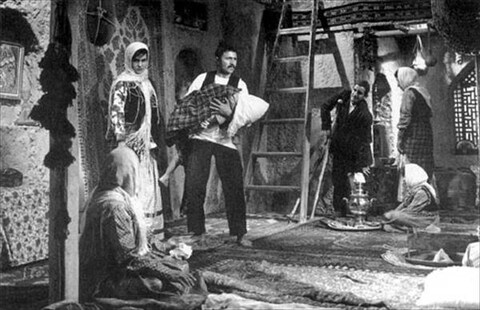 پرستوها به لانه باز می گردن  