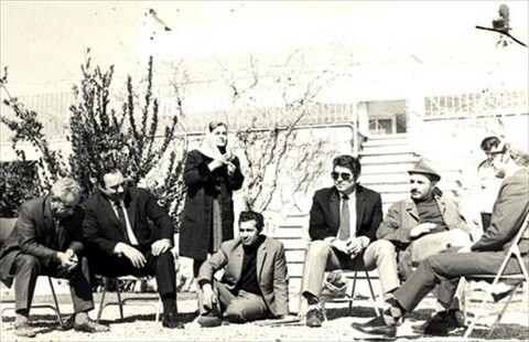 دنیا مال منه  
