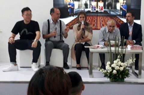 رونمایی از آثار هوشنگ مرادی کرمانی در نمایشگاه کتاب پکن