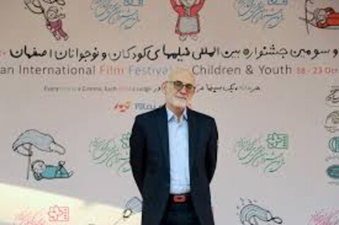 معمولا فیلمسازان پس از دریافت بازخورد جشنواره‌ای فیلم‌هایشان نسخه متفاوتی را به شورای بازبینی ارائه می‌دهند