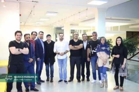 درخشش خواننده ای که در مترو می خواند