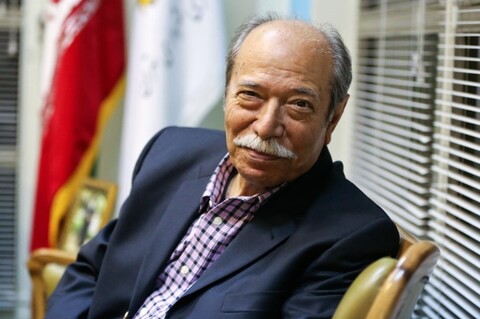 علی نصیریان: نظام سانسور به ما اجازه فکر کردن نمی‌دهد