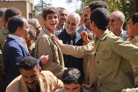 قاسم سلیمانی «۲۳نفر» را کلید زد