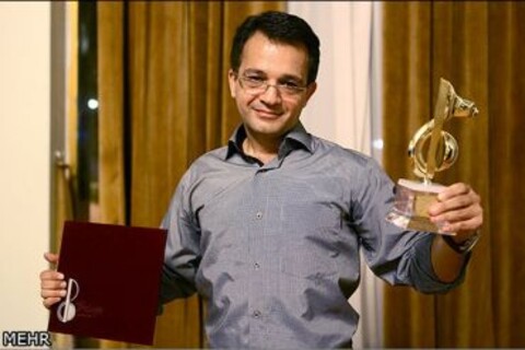 امید حجت: «صلح و عشق» آماده اجرای صحنه‌ای می‌شود