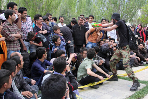 نمایش‌های خیابانی انتقادی خوشایند مسئولان نیست