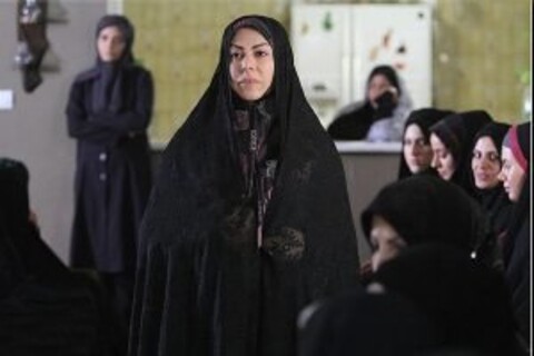 رضا کیانیان و رویا نونهالی در “عروس تاریکی”