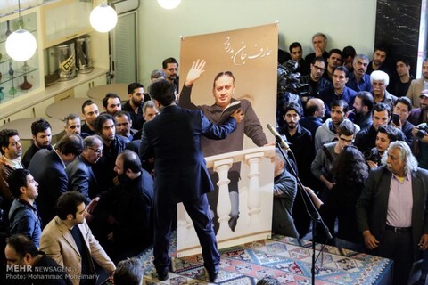 عارف لرستانی راهی خانه ابدی‌اش در سرزمین پدری‌ شد