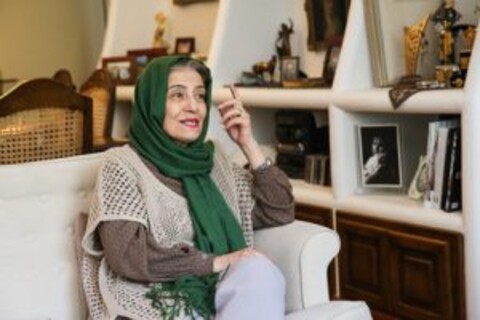 اولین حضور احترام برومند در تئاتر