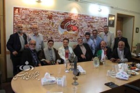 حضور حسین فرح بخش در جامعه مداحان وعذر خواهی از سوئ تفاهم های به وجود آمده /تصویر