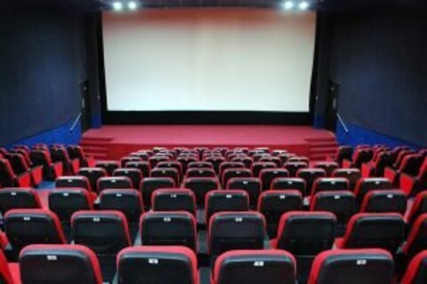 همزمان با روز ملی سینما، فردا بلیت سینماها نیم‌بها است