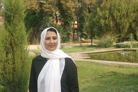 اگر تلویزیون بگذارد، این روزها به تئاتر فکر می کنم!