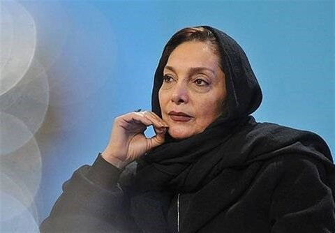 مصاحبه با منیژه حکمت: «زندان زنان» در شرایط فعلی حتما توقیف می‌شد