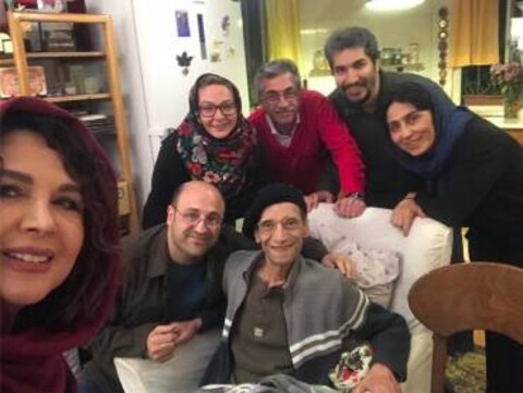 عکس | سلفی شهره سلطانی و دیگران با حسین محب‌اهری
