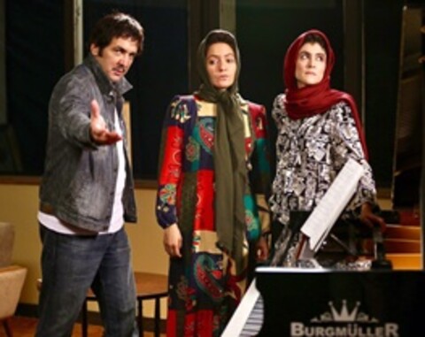 ادامه رکورد زنی‌های «نهنگ عنبر»/ فروش ٥٥٠ میلیونی یک روزه در تهران 