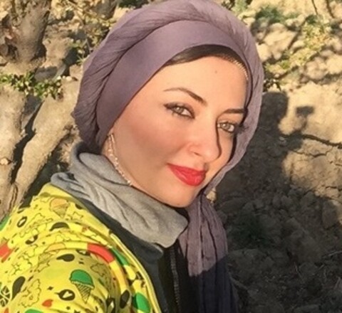 عکس | بازیگر زن در کنار آتش‌نشانان بندر ماهشهر 