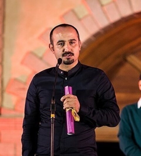 نوید محمودی