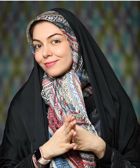 آزاده نامداری مجری برنامه ای ویژه فیلم فجر