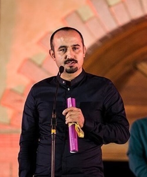 نوید محمودی