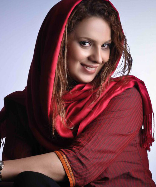 روشنک عجمیان