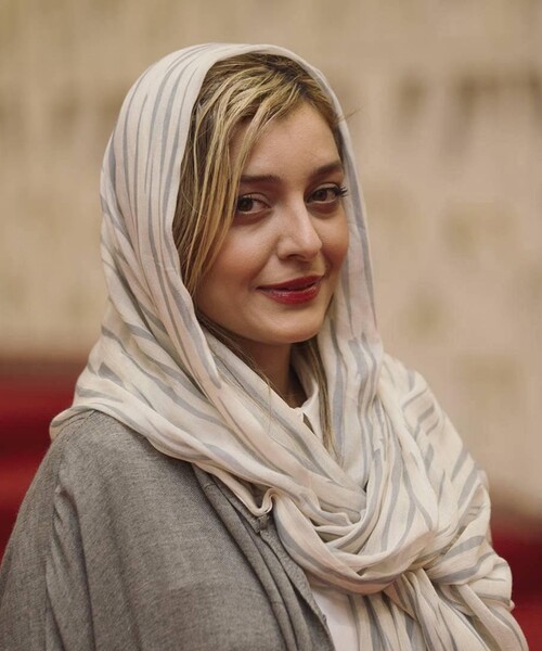 ساره بیات